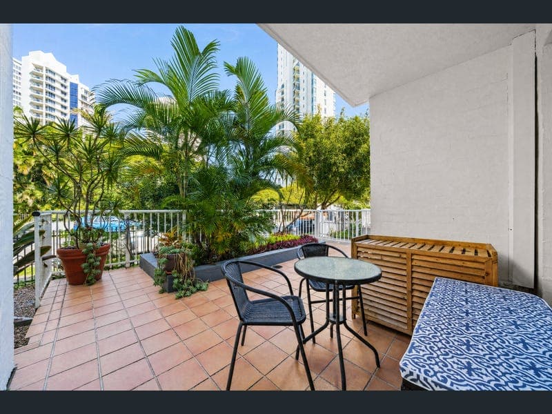 2/33-35 Cypress Avenue, Surfers Paradise — photo 1 of 5