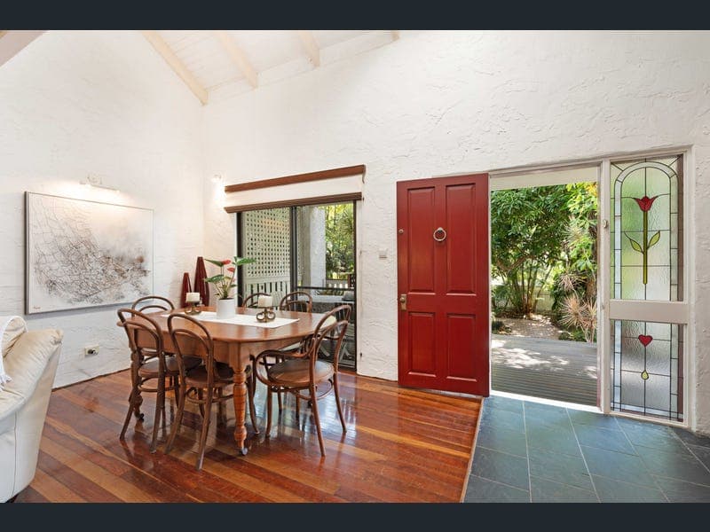 17 Duke Street, Sunshine Beach — photo 1 of 5