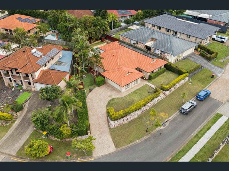19 Springvale Circuit, Underwood — photo 1 of 5