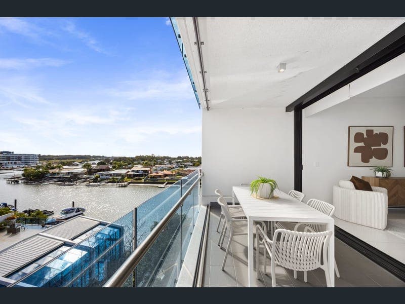 1409/5 Harbour Side Court, Biggera Waters — photo 1 of 5