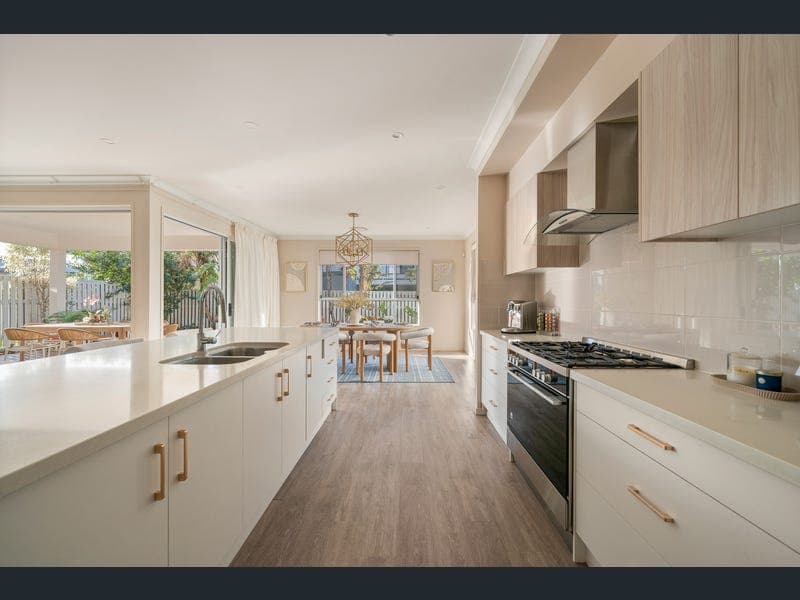 38 Zenith Street, Rochedale — photo 1 of 5