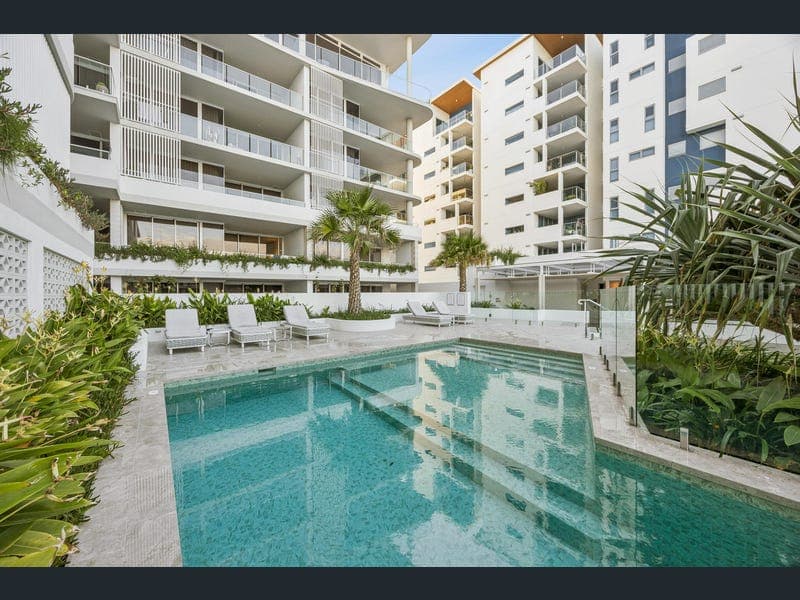 110/25 Kombi Street, Bokarina — photo 1 of 5