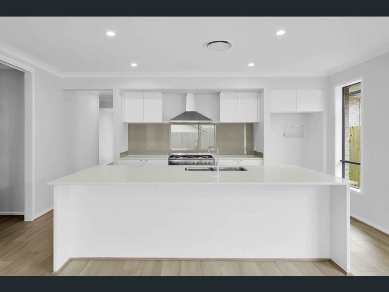 37 Balun Way, Redland Bay — photo 1 of 5