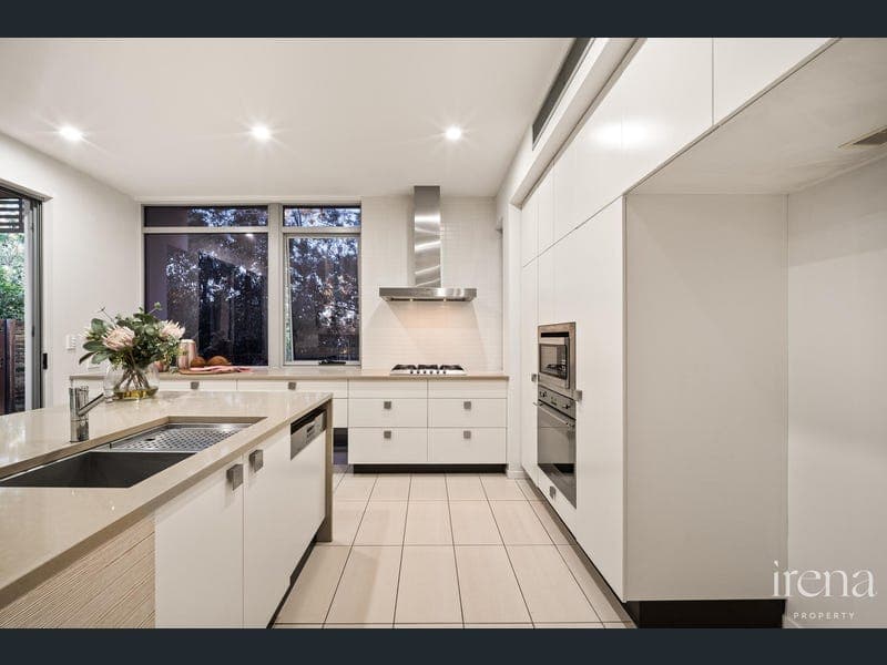 13 Spyglass Lane, Brookwater — photo 1 of 5