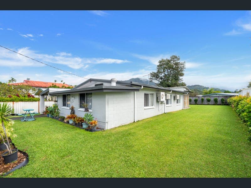 17 Armbrust Street, Manoora — photo 1 of 5
