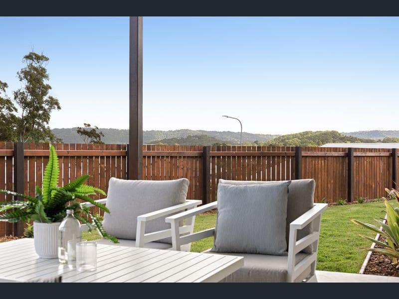 2/11 Northview Place, Woombye — photo 1 of 5