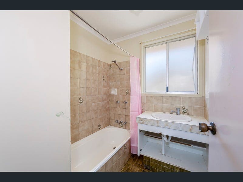 35 Thomas Thomsen Drive, Thabeban — photo 1 of 5