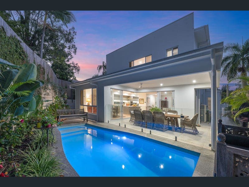 45 Raglan Street, St Lucia — photo 1 of 5