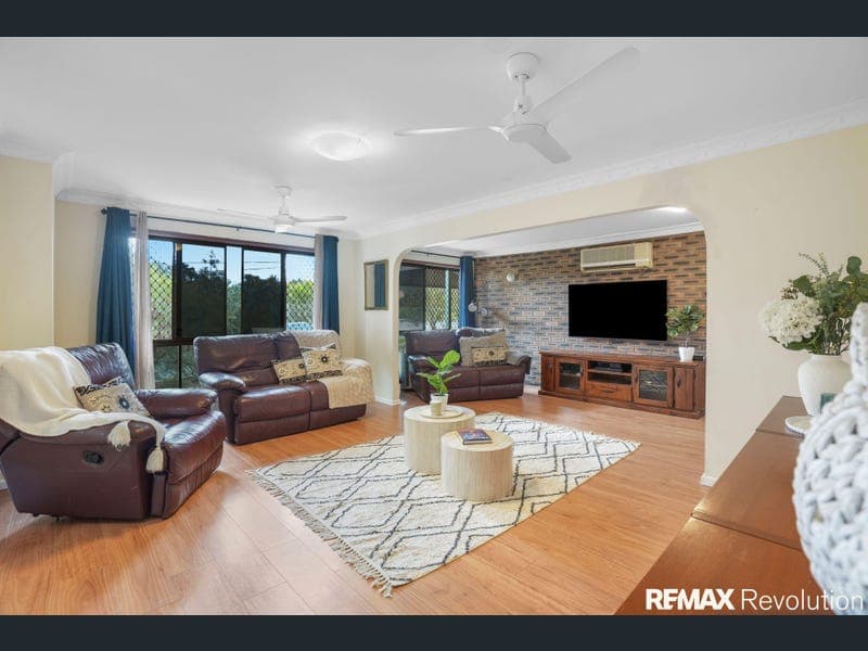 21 Thistlerow St, Shailer Park — photo 1 of 5