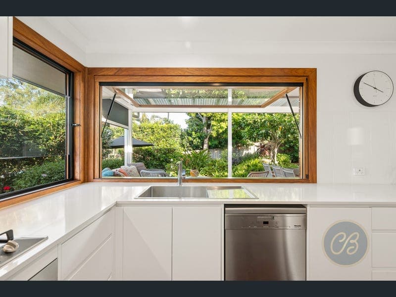 5 Cathy Court, Albany Creek — photo 1 of 5
