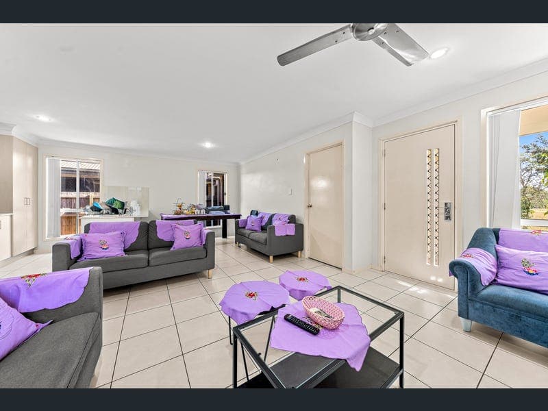 10 Walter Williams Crescent, Redbank Plains — photo 1 of 5
