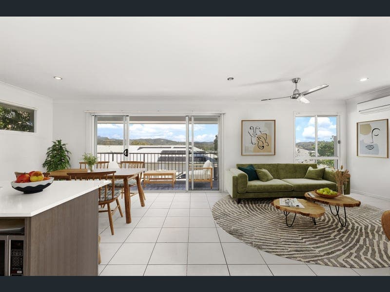 2/2 Kay Street, Pimpama — photo 1 of 5