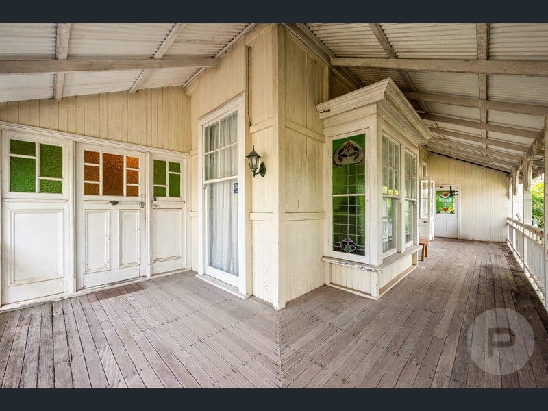 27 McIlwraith Street, Auchenflower — photo 1 of 5