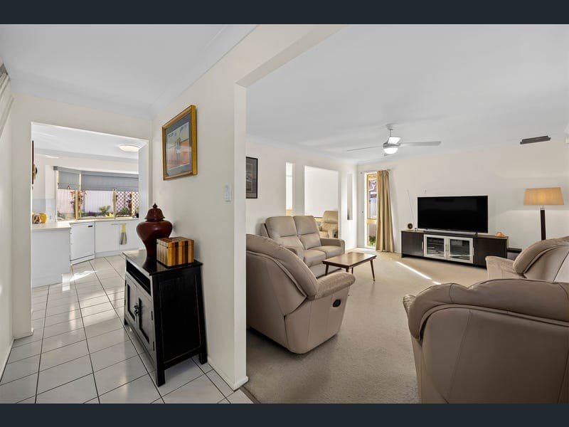 28 Dewsbury Street, Middle Park — photo 1 of 5