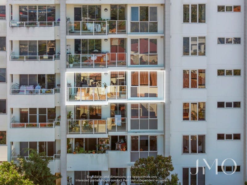 404/8 Waverley Street, Southport — photo 1 of 5
