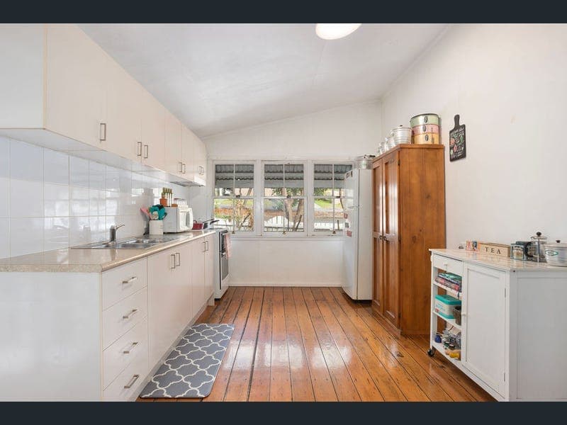 7 Wyndham Street, North Ipswich — photo 1 of 5
