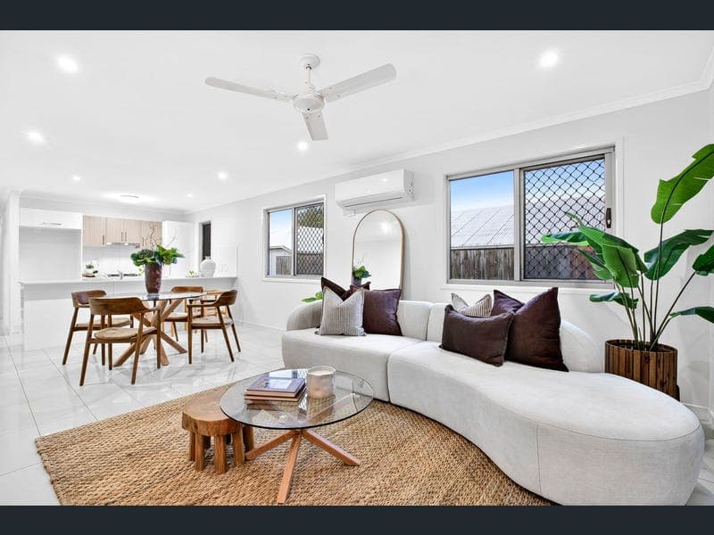 29 Silver Wattle Grove, Peregian Springs — photo 1 of 5