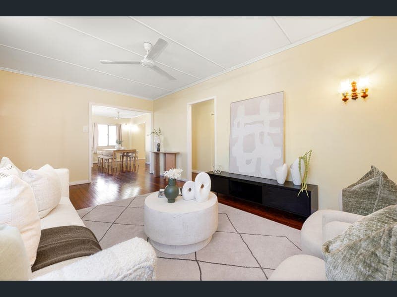 111 Newnham Road, Mount Gravatt East — photo 1 of 5