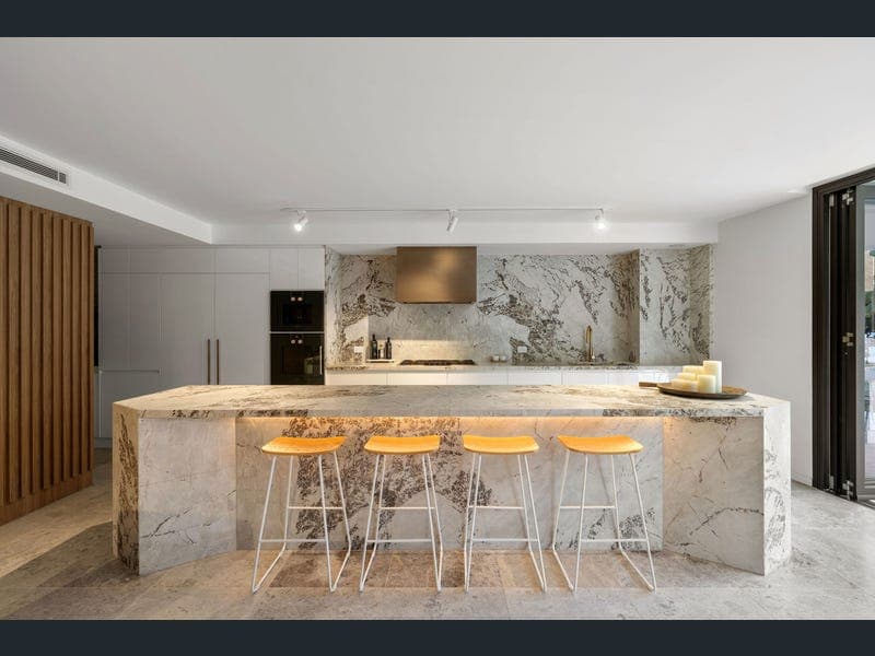 Level 1/160 Oxlade Drive, New Farm — photo 1 of 5