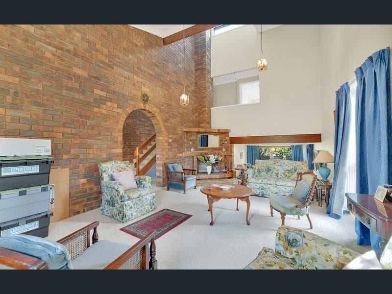 98 Colonsay Street, Middle Park — photo 1 of 5