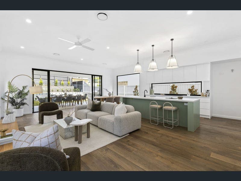 35 Harts Road, Indooroopilly — photo 1 of 5