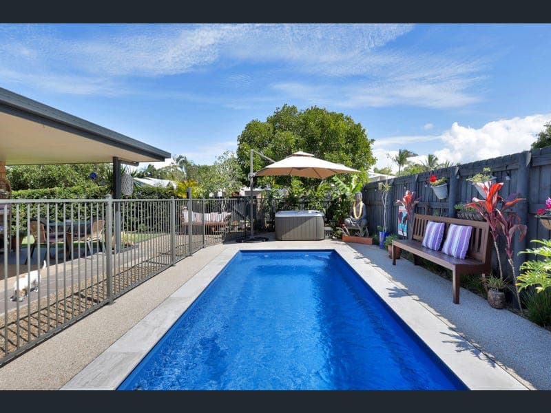 4-6 Corella Way, Blacks Beach — photo 1 of 5