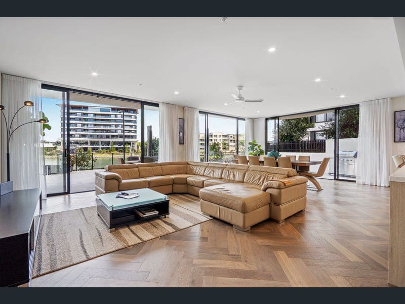 1101/2 Athena Boulevard, Hope Island — photo 1 of 5