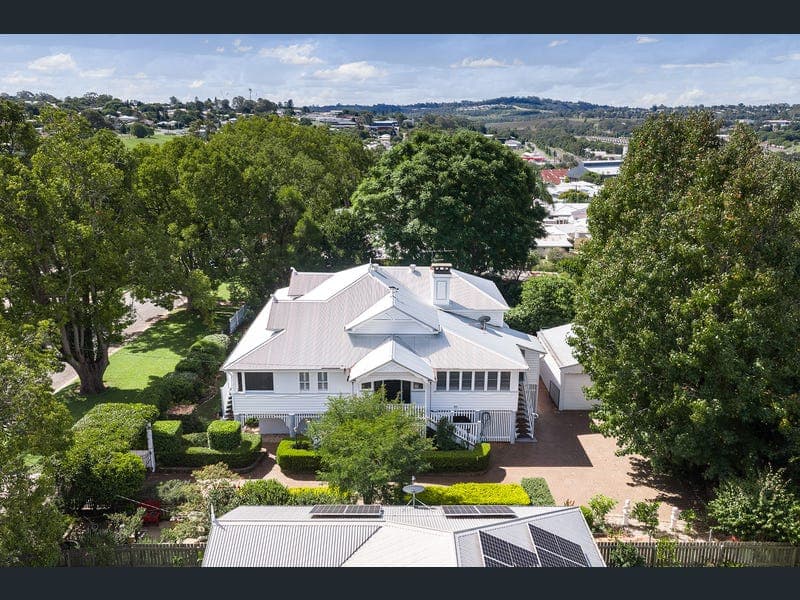 10 Gladstone Street, Newtown — photo 1 of 5