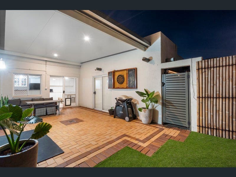 12/61 Harburg Drive, Beenleigh — photo 1 of 5