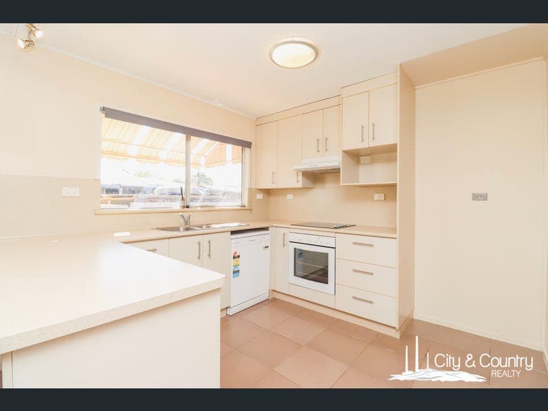 3 Gazelle Street, Mount Isa — photo 1 of 5