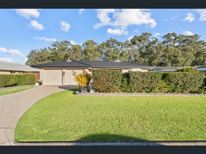4 Earls Court, Point Vernon — photo 1 of 5