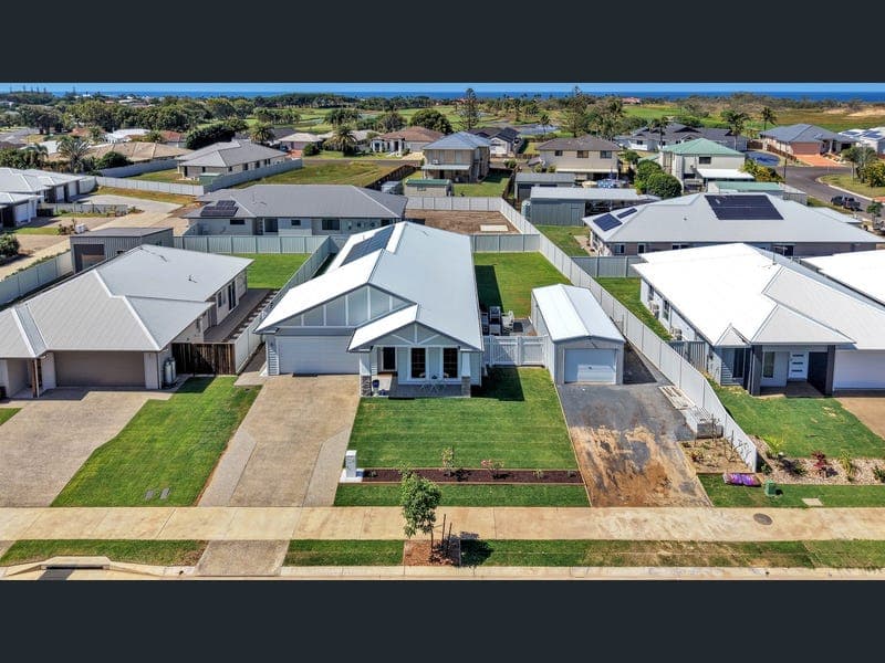 41 Golf View Drive, Coral Cove — photo 1 of 5