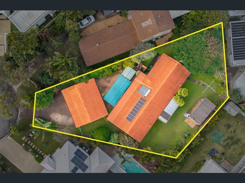 4 Waringa Court, Minyama — photo 1 of 5