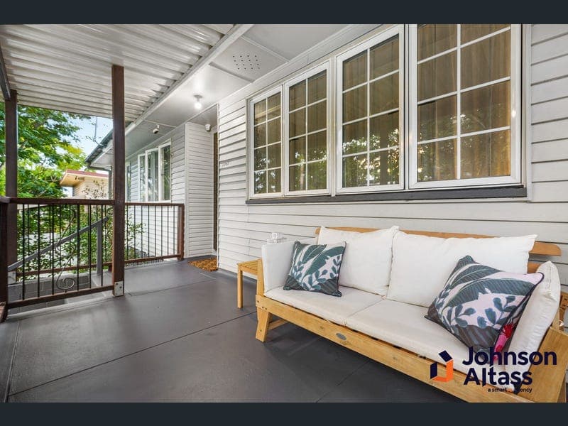1967 Creek Road, Murarrie — photo 1 of 5