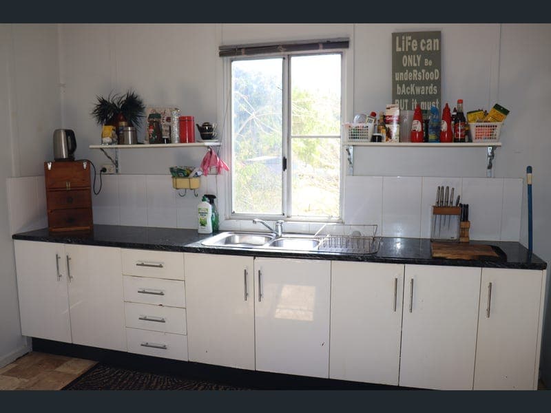 18 Toussaint Street, Collinsville — photo 1 of 5