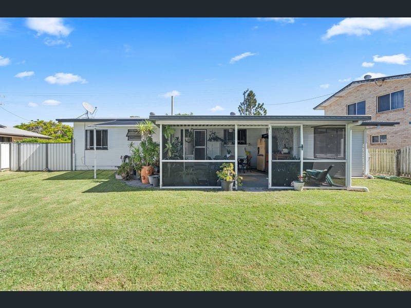 100 Long Street, Point Vernon — photo 1 of 5