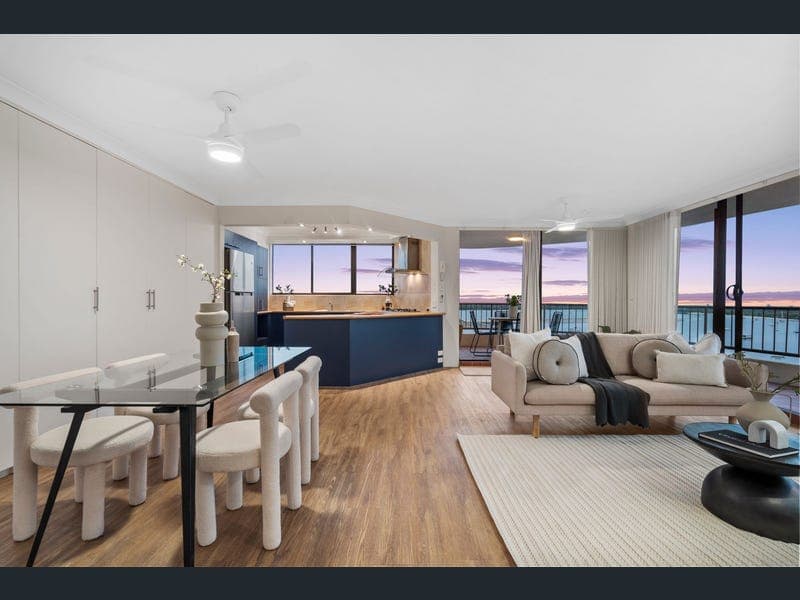 60/9 Bayview Street, Runaway Bay — photo 1 of 5