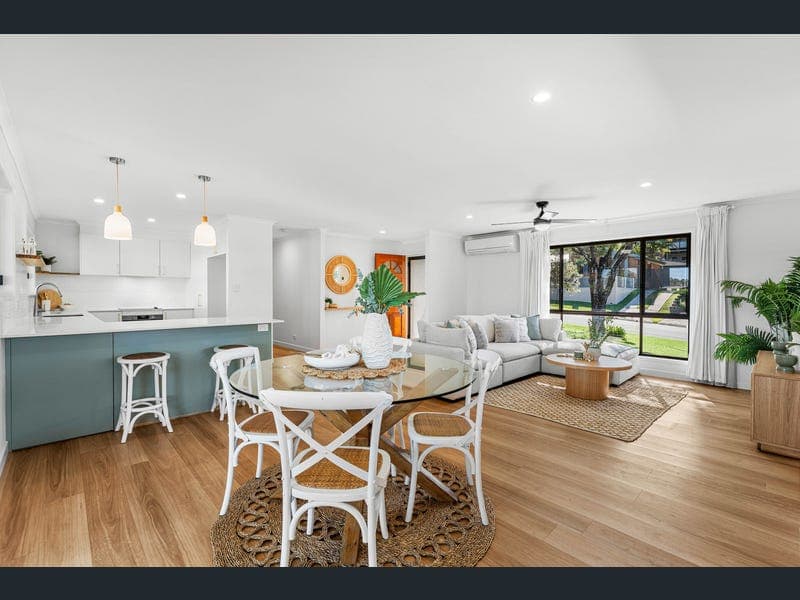 6 Pyeworth Place, Rochedale South — photo 1 of 5