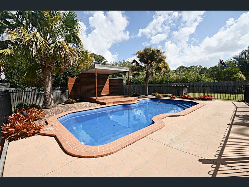 77 Garden Drive, Urangan — photo 1 of 5