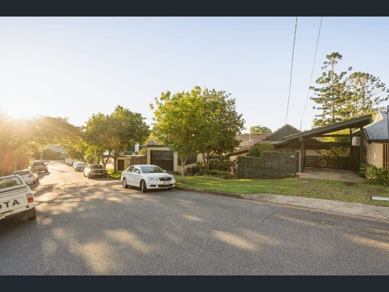 63 McCaul Street, Taringa — photo 1 of 5