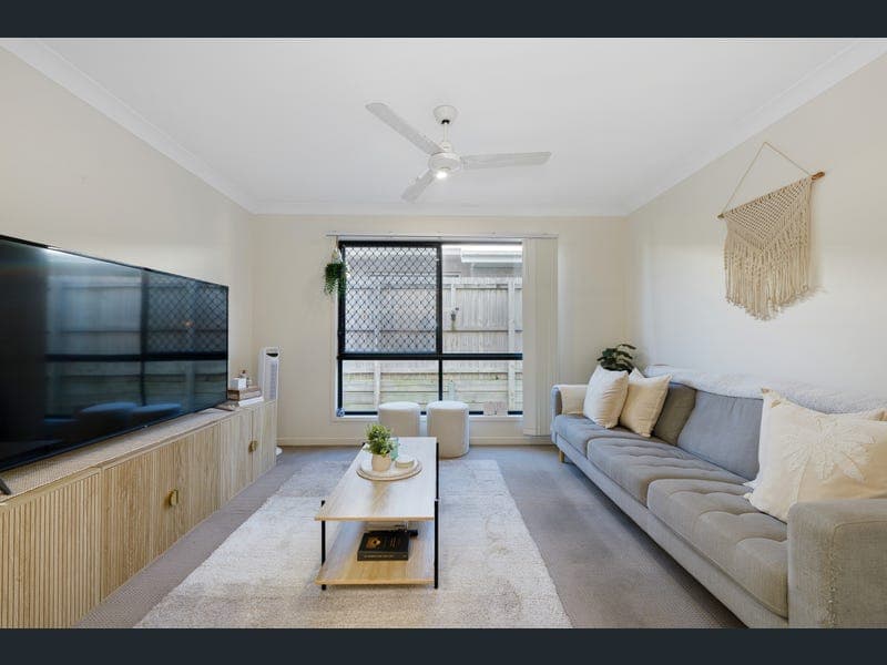 90 Dixon Drive, Pimpama — photo 1 of 5