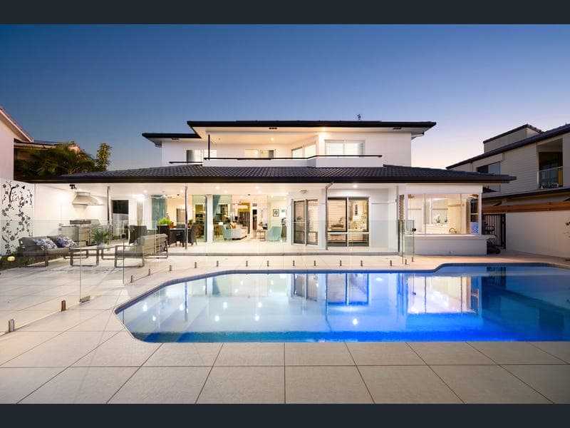 98 Pebble Beach Drive, Runaway Bay — photo 1 of 5