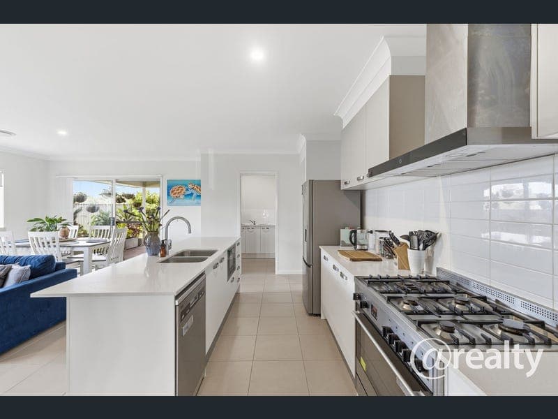13 Bloomfield Street, Morayfield — photo 1 of 5
