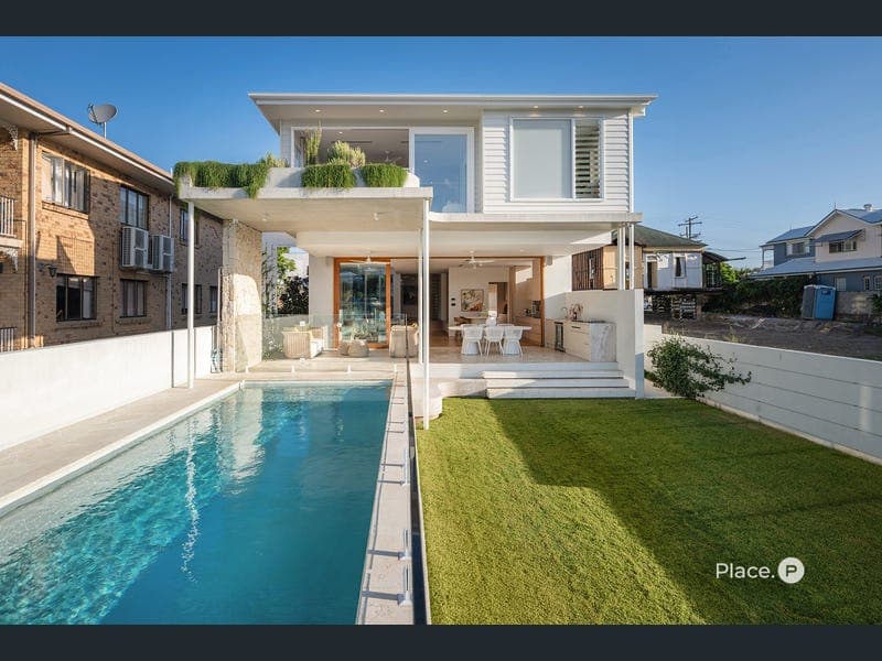 51 McConnell Street, Bulimba — photo 1 of 5