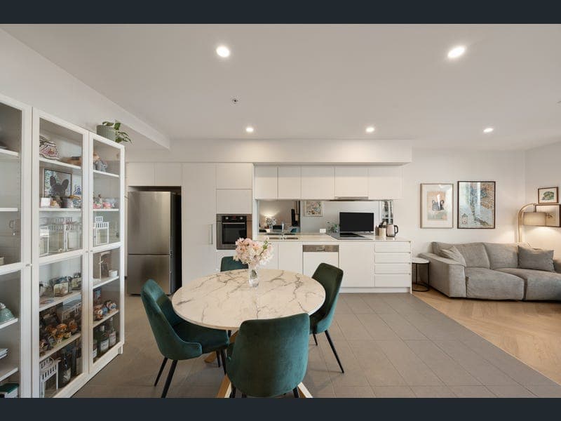 11506/300 Old Cleveland Road, Coorparoo — photo 1 of 5