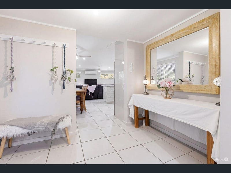 11 Water Street, Kallangur — photo 1 of 5