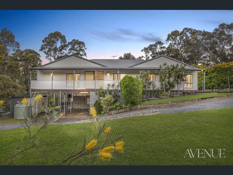 148-152 Spinebill Drive, Greenbank — photo 1 of 5