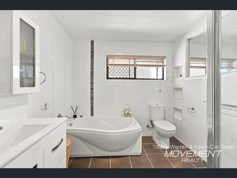 34 Lesley Avenue, Caboolture — photo 1 of 5
