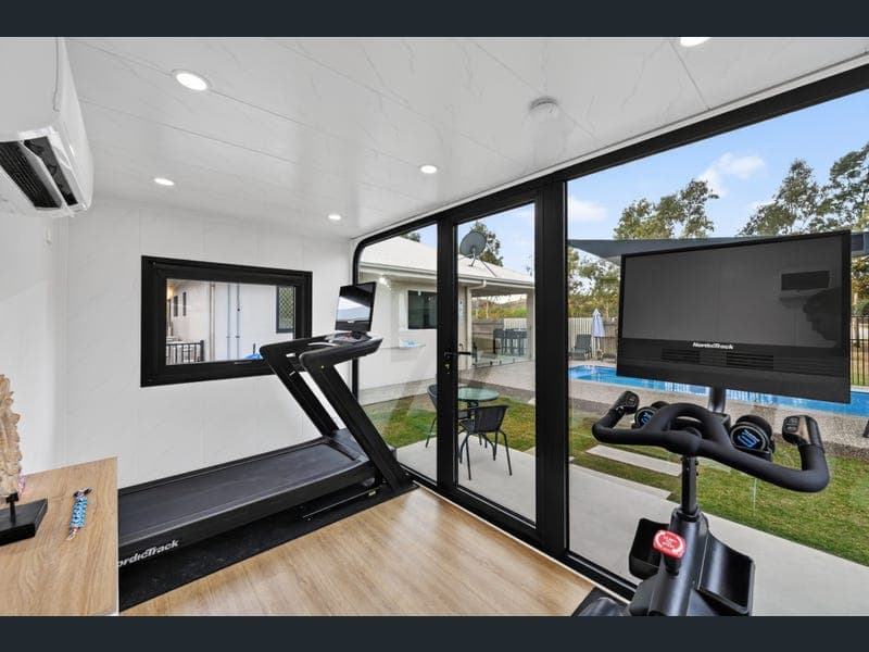 13 Huntsmans Crescent, Shaw — photo 1 of 5