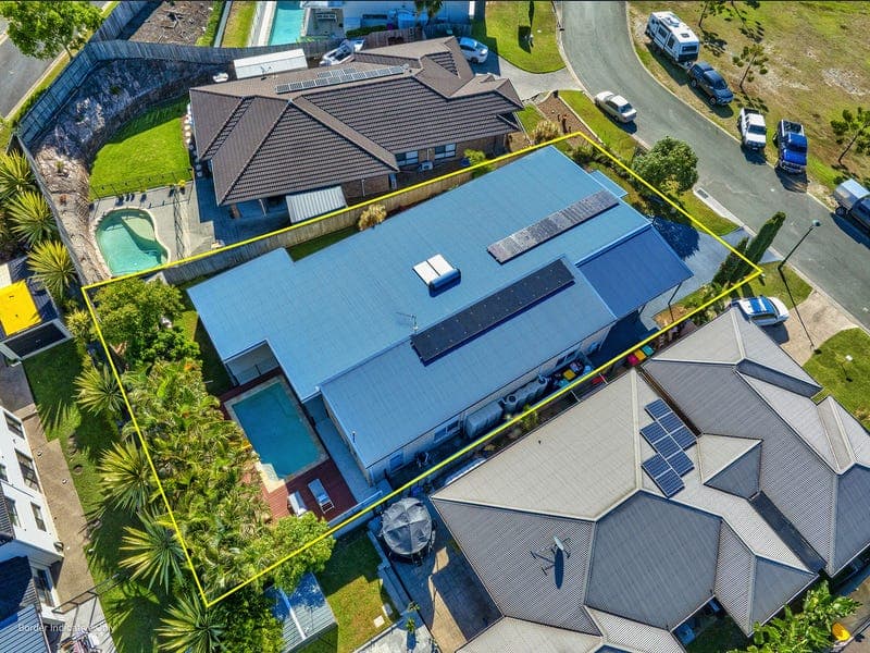5 Flame Trees Crescent, Maudsland — photo 1 of 5
